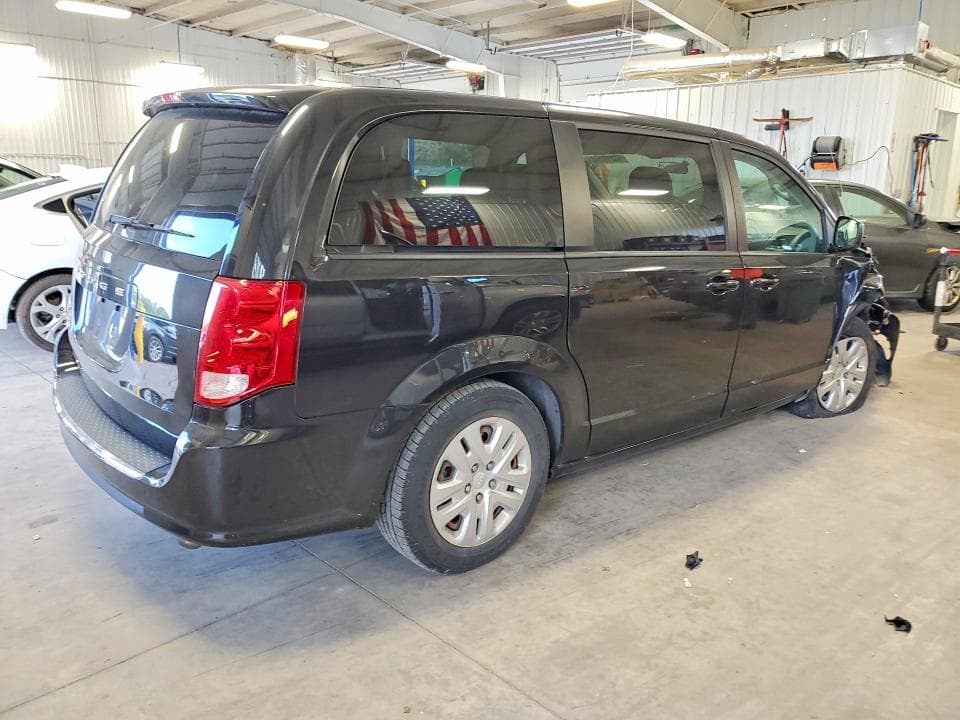 2018 DODGE GRAND CARAVAN SE 3
