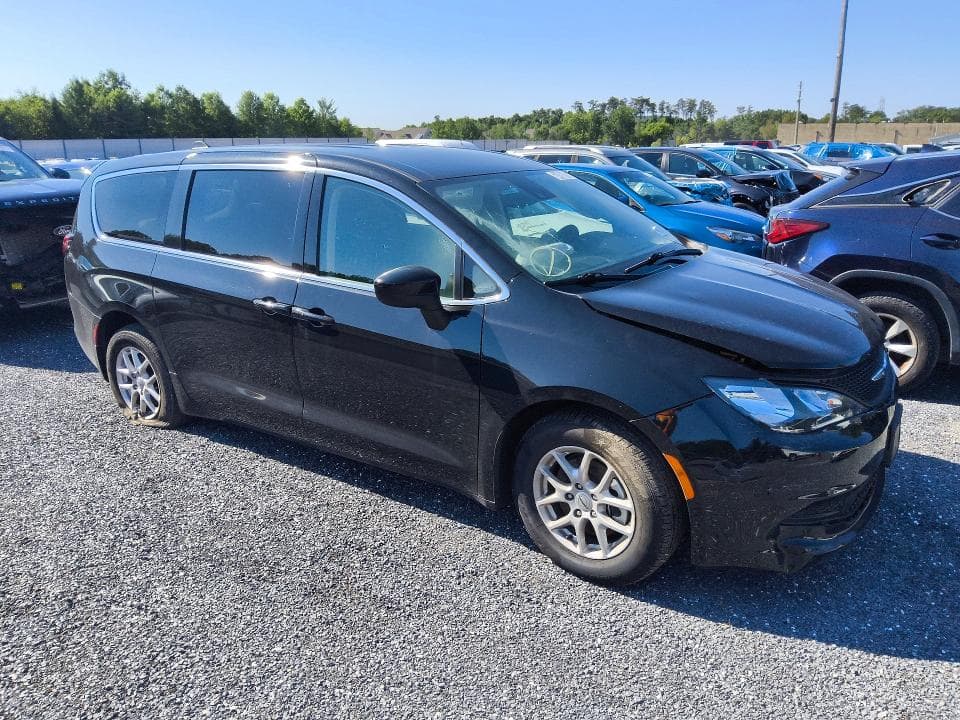 2024 CHRYSLER VOYAGER LX 4