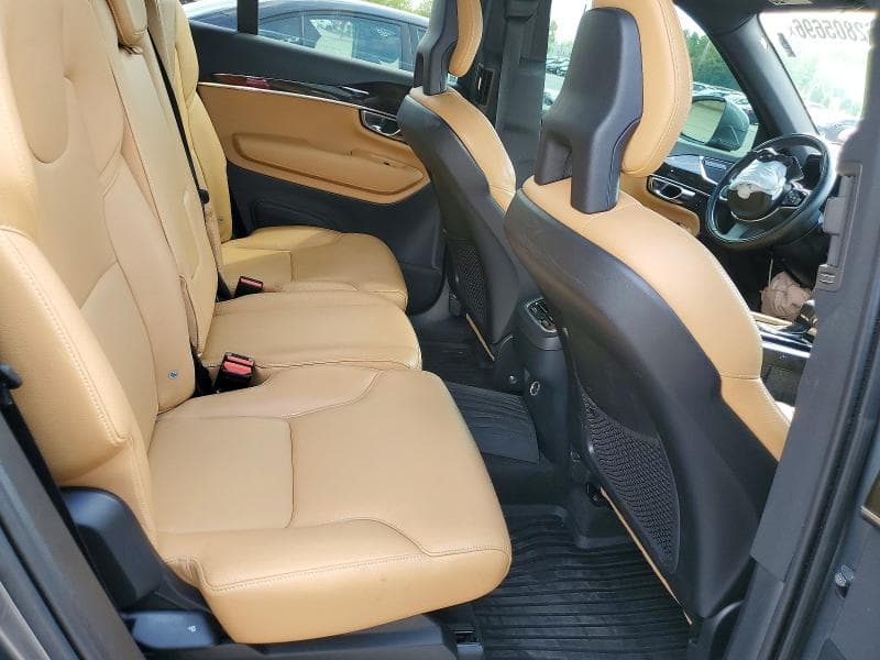 2018 VOLVO XC90 T6 11