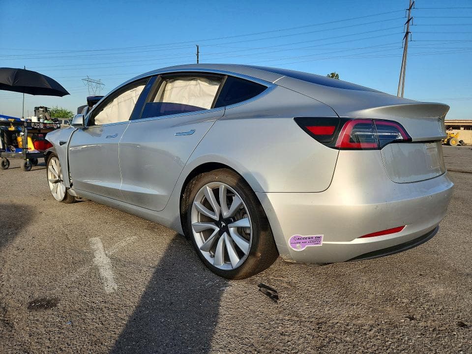 2018 TESLA MODEL 3 2