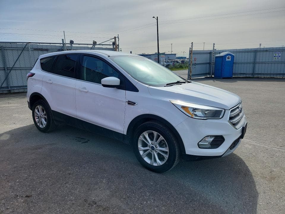 2017 FORD ESCAPE SE 4