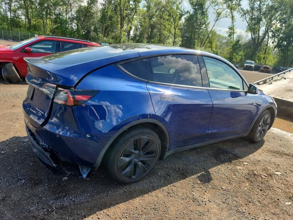 2025 TESLA MODEL Y 3