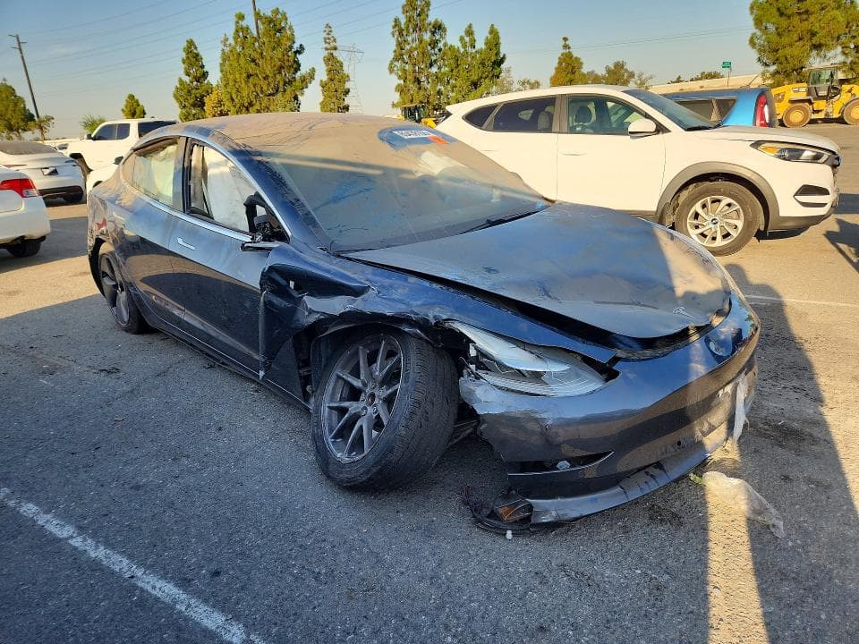 2018 TESLA MODEL 3 4