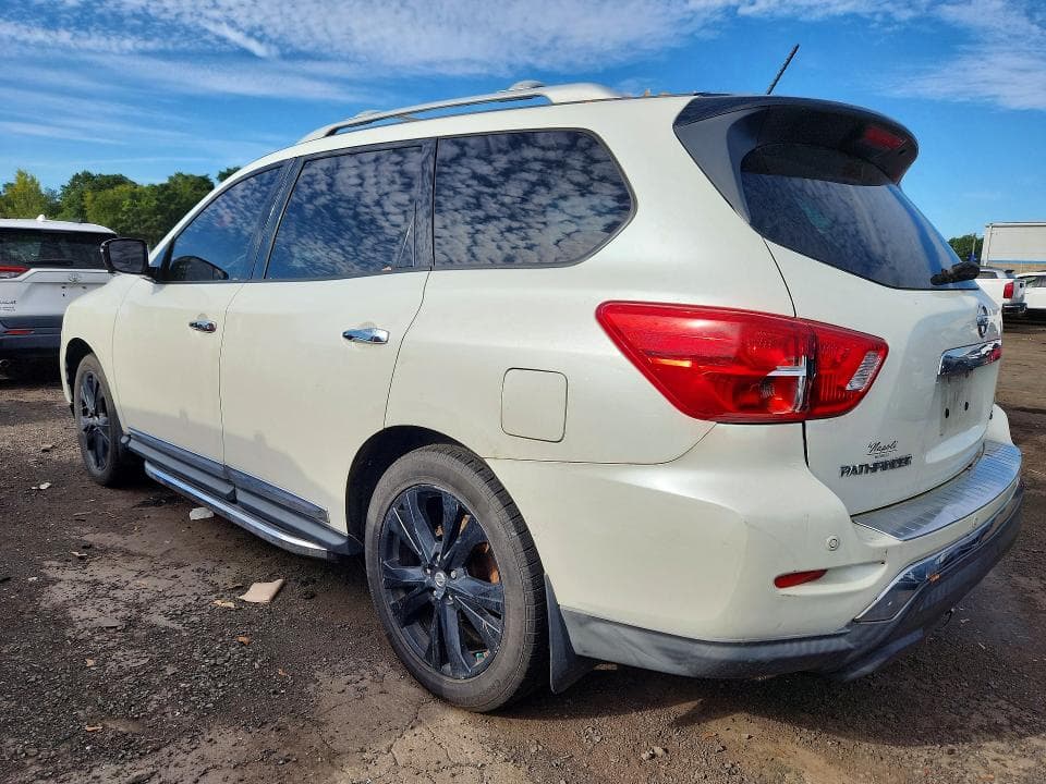 2017 NISSAN PATHFINDER PLATINUM 2