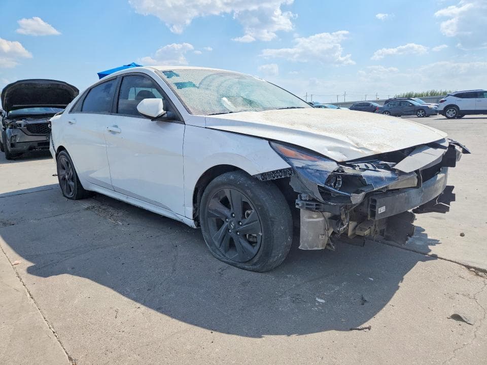 2023 HYUNDAI ELANTRA SEL 4