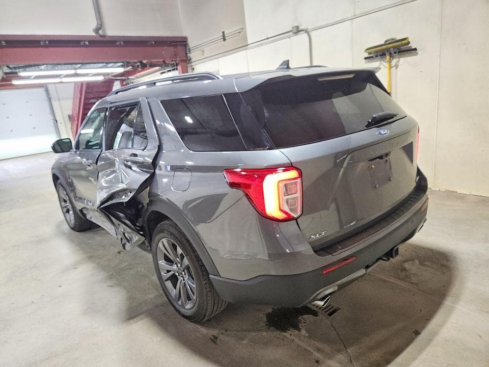 2023 FORD EXPLORER XLT 2