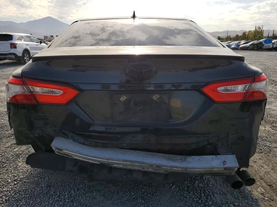 2019 TOYOTA CAMRY SE 6