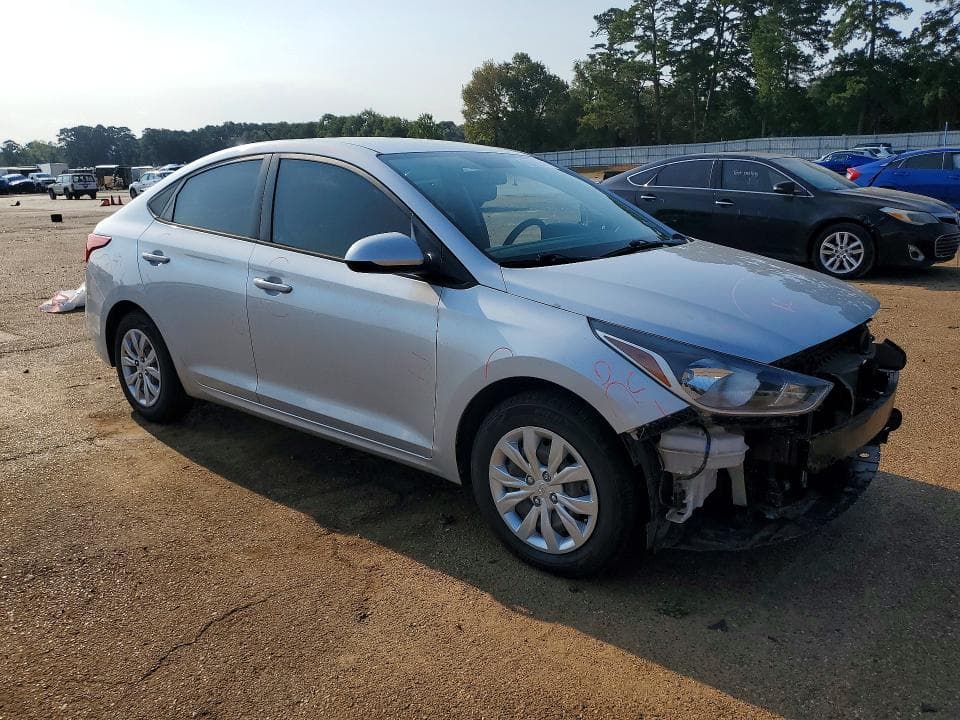 2021 HYUNDAI ACCENT SE 4
