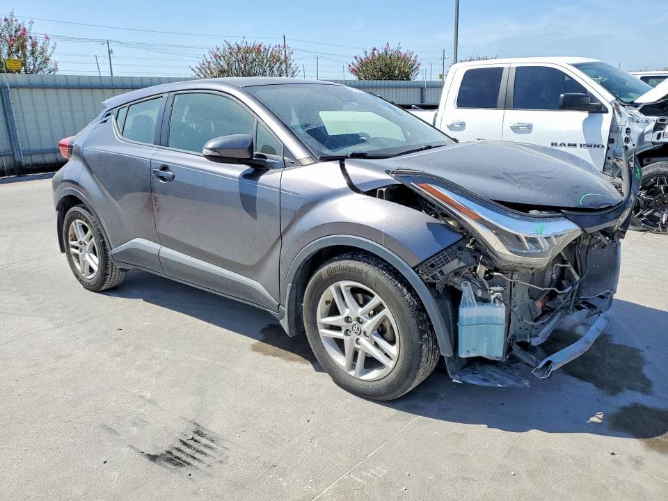 2021 TOYOTA C-HR LE 4