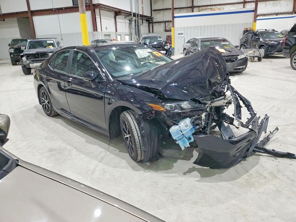 2024 TOYOTA CAMRY SE 4