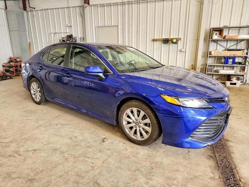 2018 TOYOTA CAMRY LE 4
