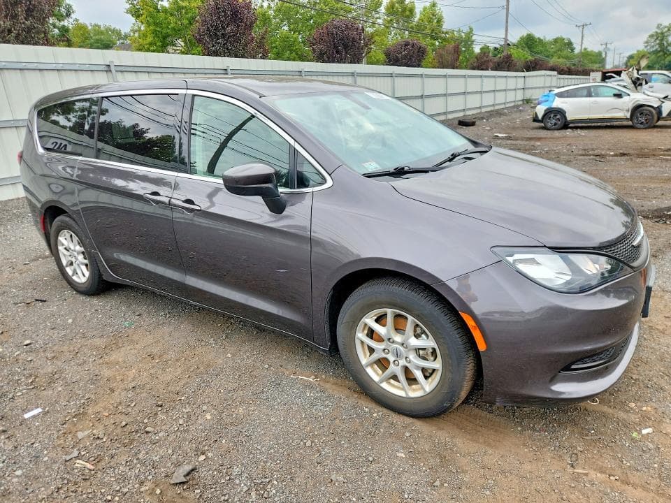 2022 CHRYSLER VOYAGER LX 4