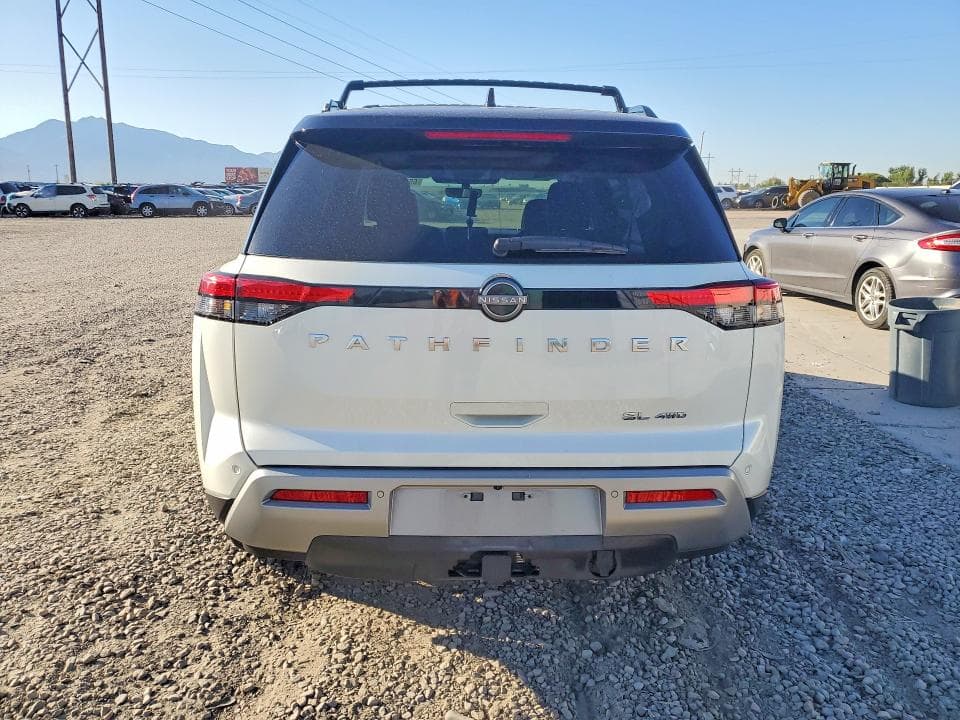 2024 NISSAN PATHFINDER SL 6