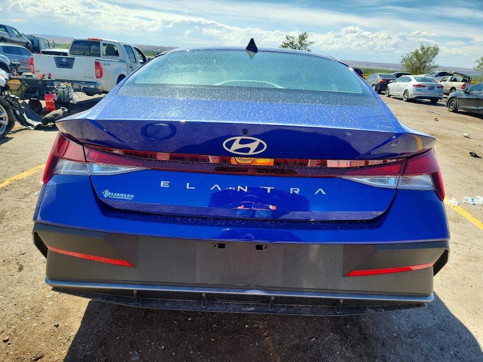 2024 HYUNDAI ELANTRA SE 6
