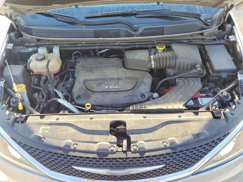 2018 CHRYSLER PACIFICA TOURING L 12