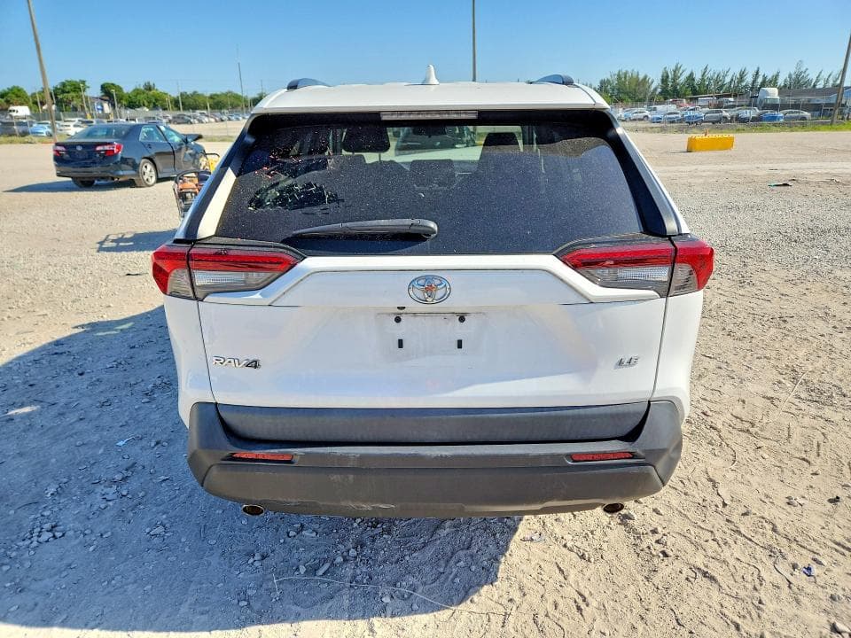 2021 TOYOTA RAV4 LE 6