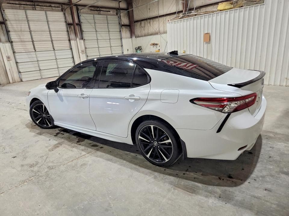 2019 TOYOTA CAMRY XSE 2