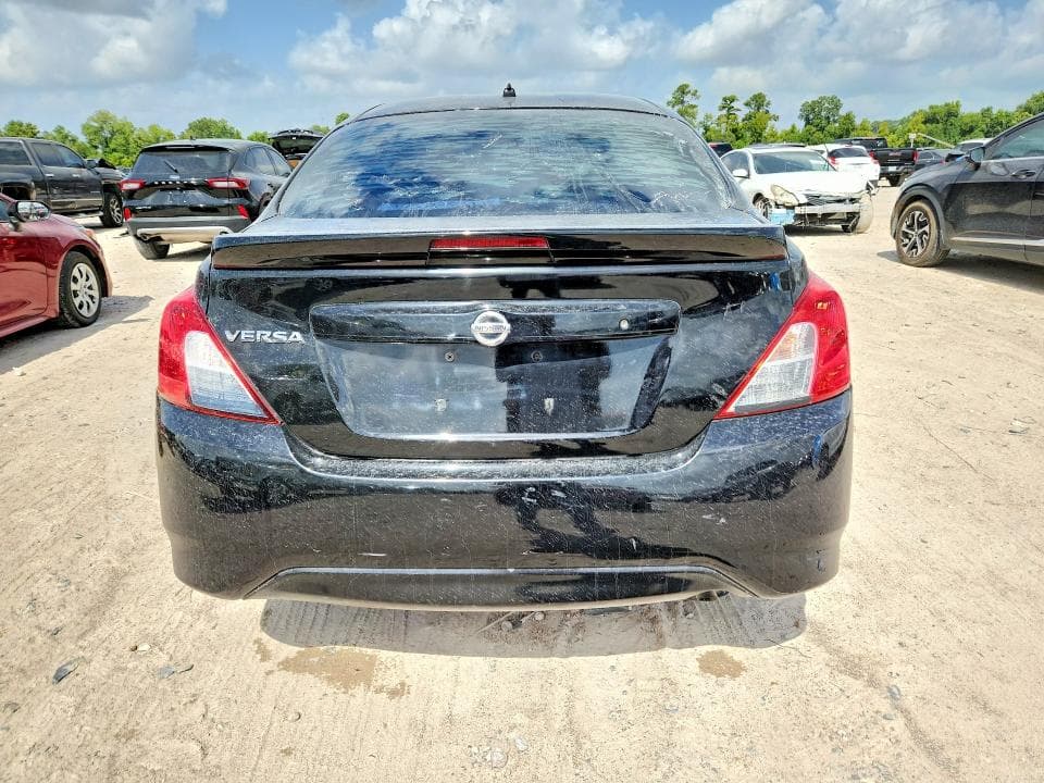 2018 NISSAN VERSA SV 6