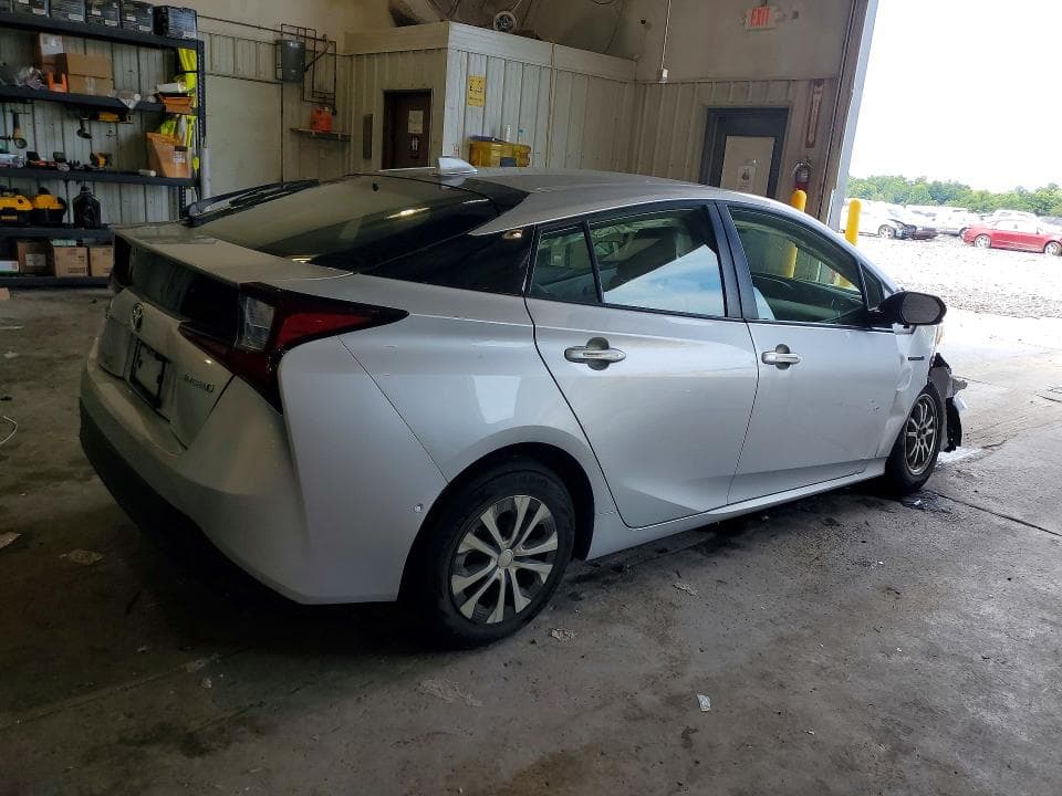 2020 TOYOTA PRIUS LE 3