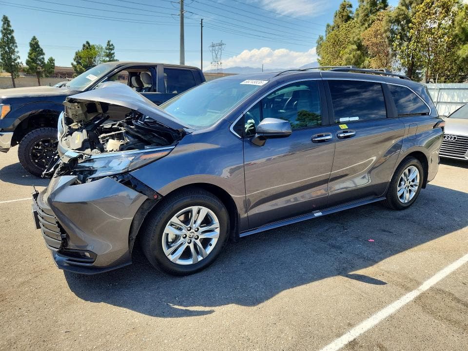 2025 TOYOTA SIENNA XLE 7-PASSENGER