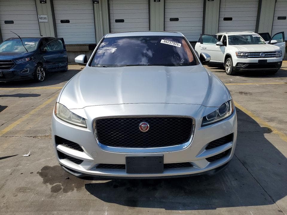 2018 JAGUAR F-PACE 5