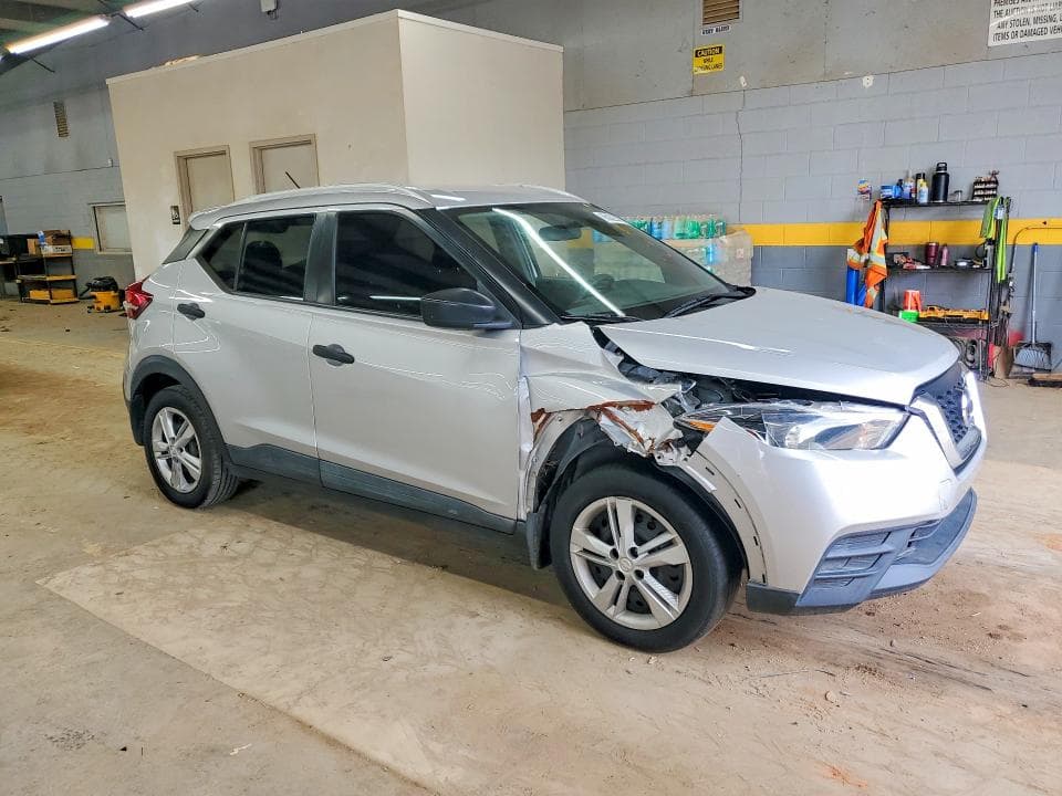 2019 NISSAN KICKS S 4