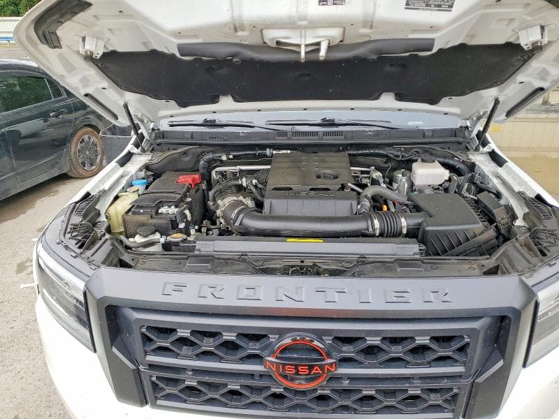 2024 NISSAN FRONTIER PRO-4X 11