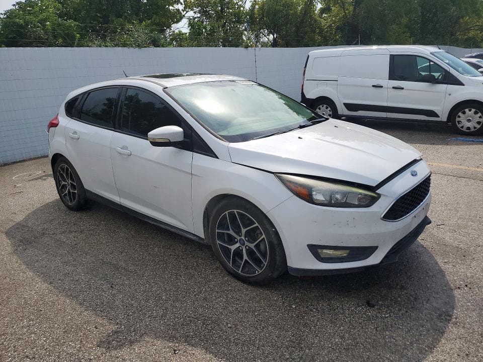2017 FORD FOCUS SEL 4