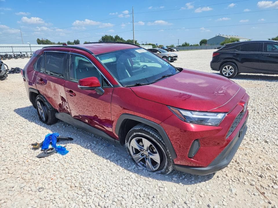 2022 TOYOTA RAV4 XLE 4