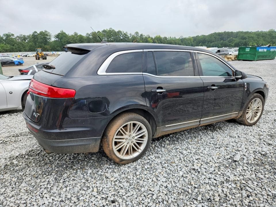 2018 LINCOLN MKT 3