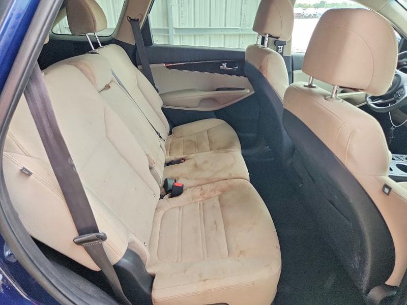 2017 KIA SORENTO LX V6 11