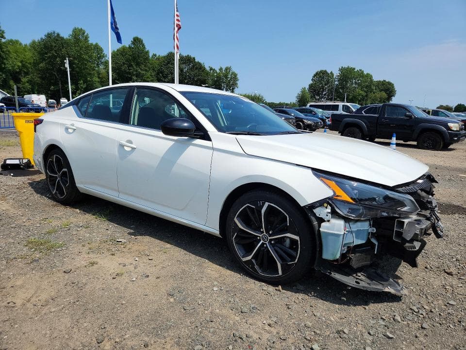 2024 NISSAN ALTIMA SR 4