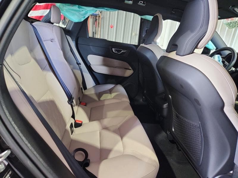 2026 VOLVO XC60 PLUS 11