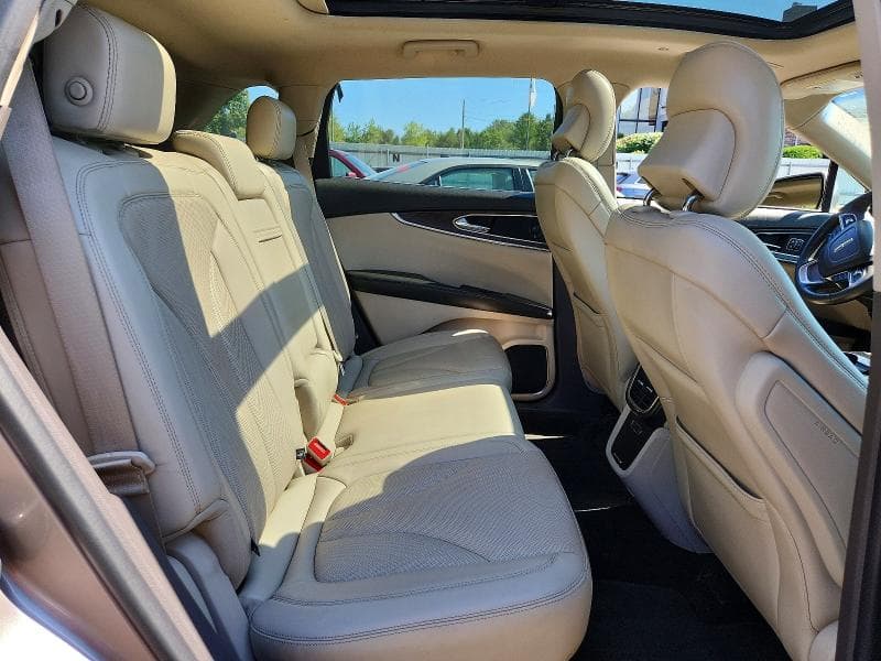 2019 LINCOLN NAUTILUS RESERVE 11