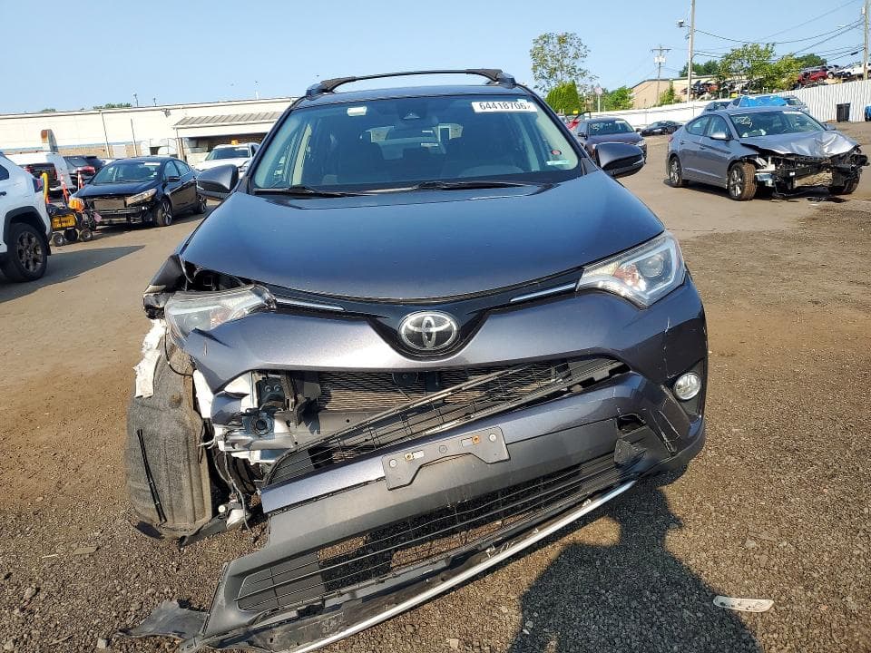 2017 TOYOTA RAV4 XLE 5
