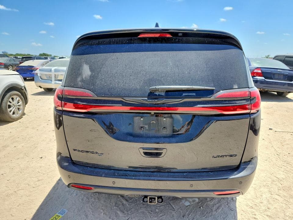 2023 CHRYSLER PACIFICA LIMITED 6