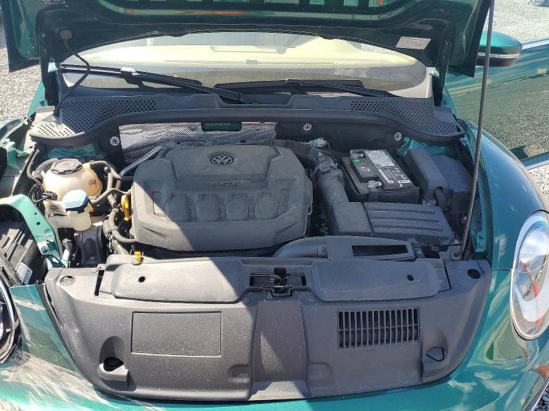 2018 VOLKSWAGEN BEETLE SE 11
