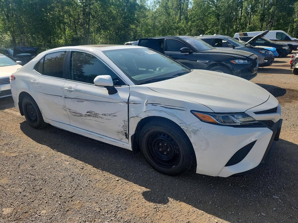 2020 TOYOTA CAMRY SE 4