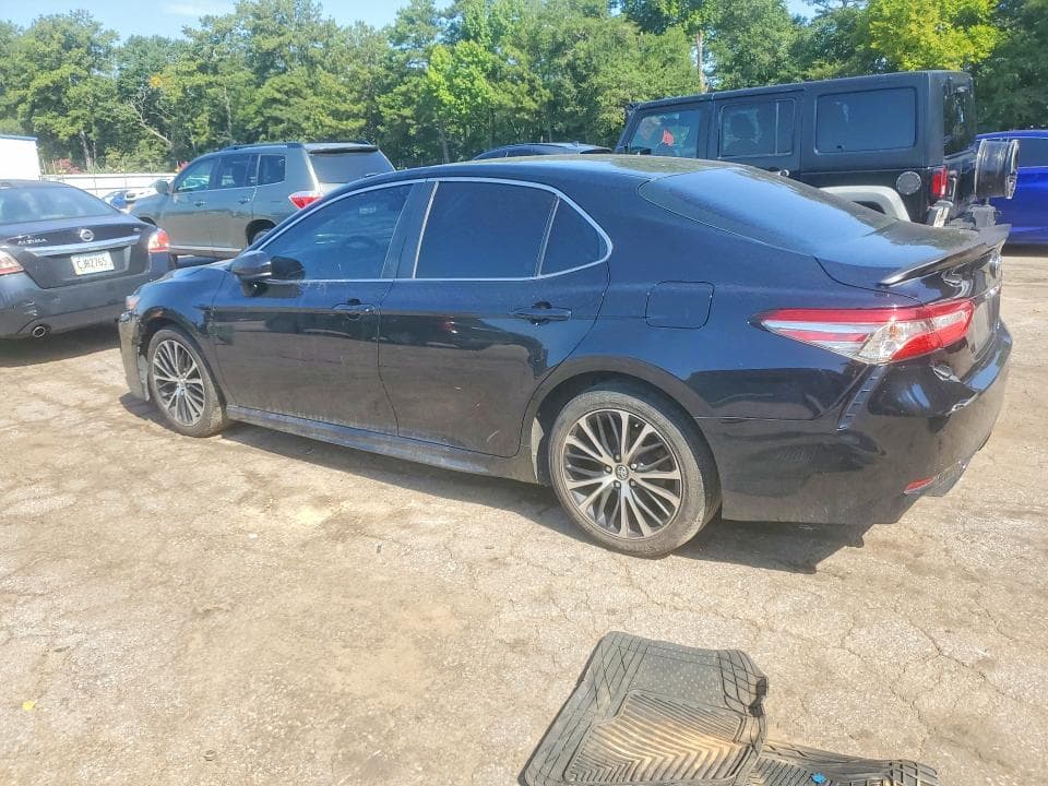 2018 TOYOTA CAMRY SE 2