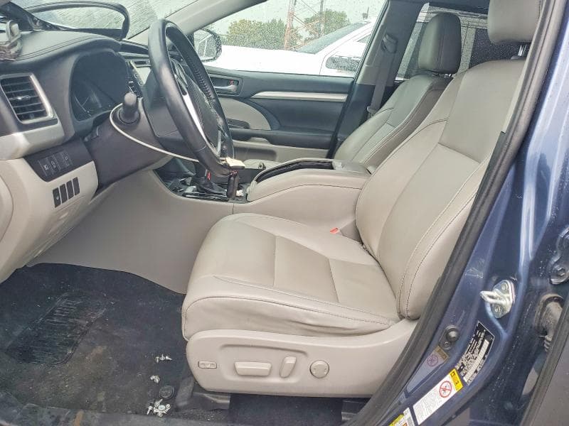 2019 TOYOTA HIGHLANDER XLE 7