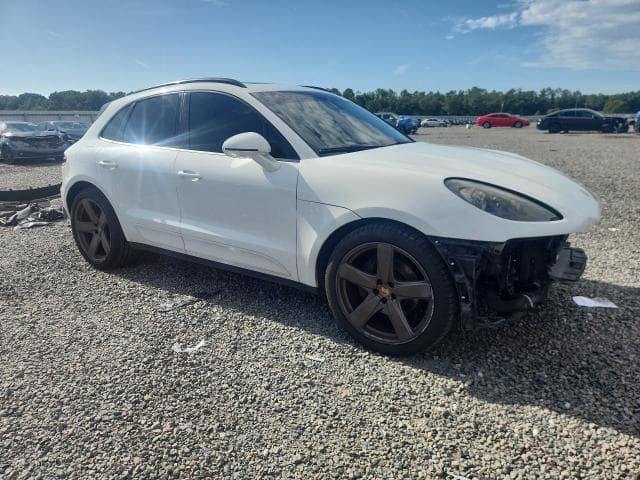 2018 PORSCHE MACAN 4