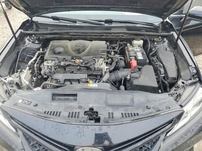 2018 TOYOTA CAMRY SE 11