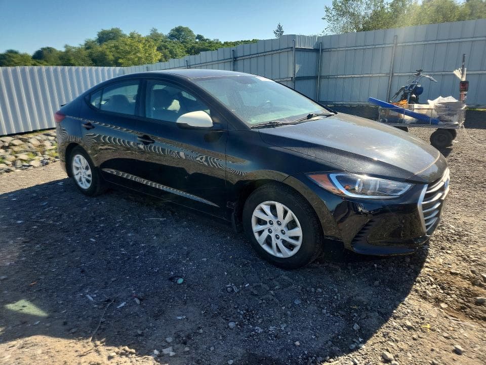 2018 HYUNDAI ELANTRA SE 4