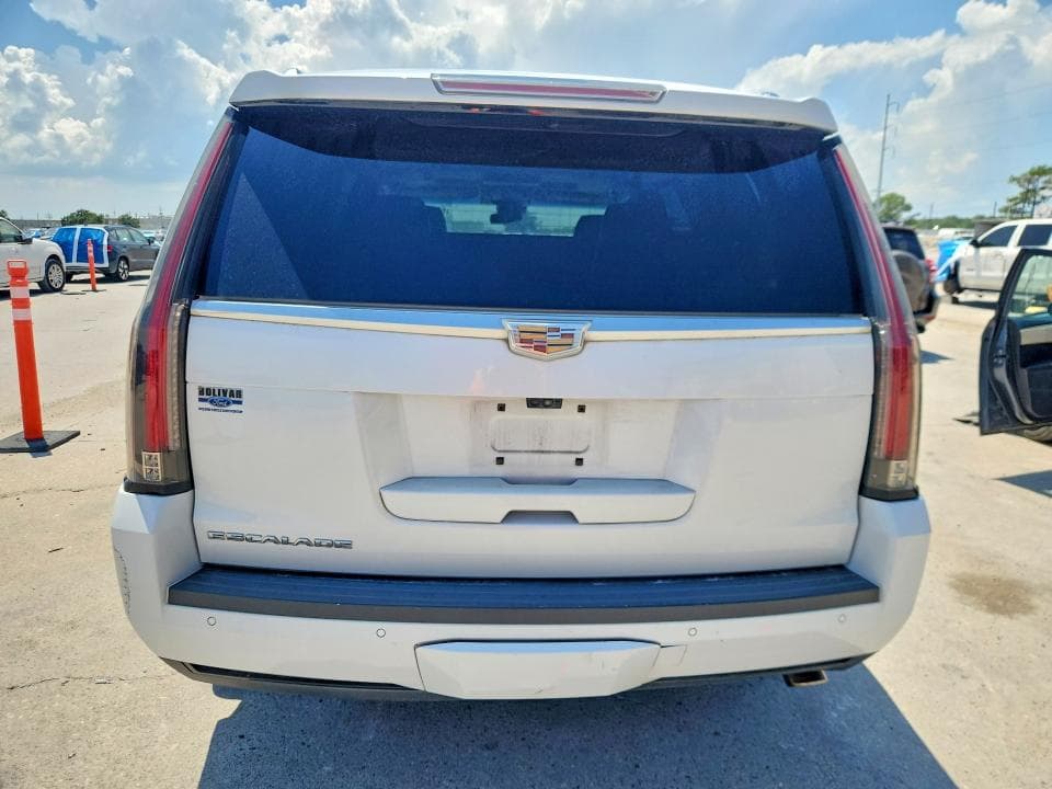 2017 CADILLAC ESCALADE LUXURY 6