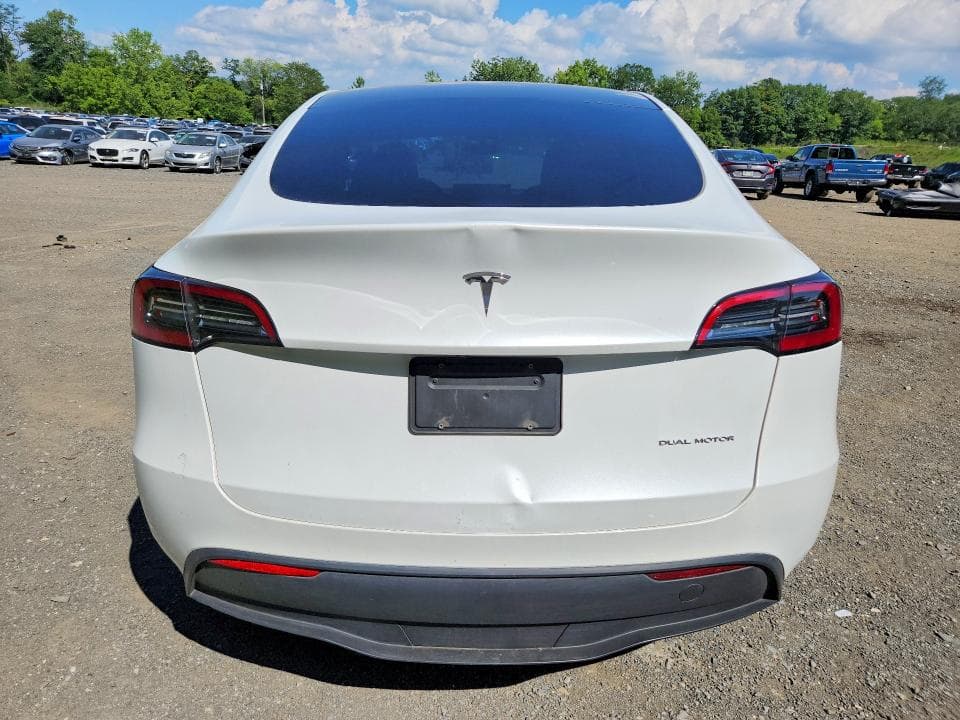 2023 TESLA MODEL Y 6