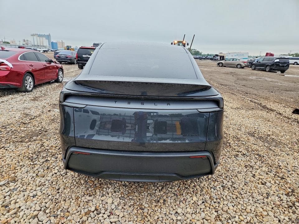 2026 TESLA MODEL Y 6