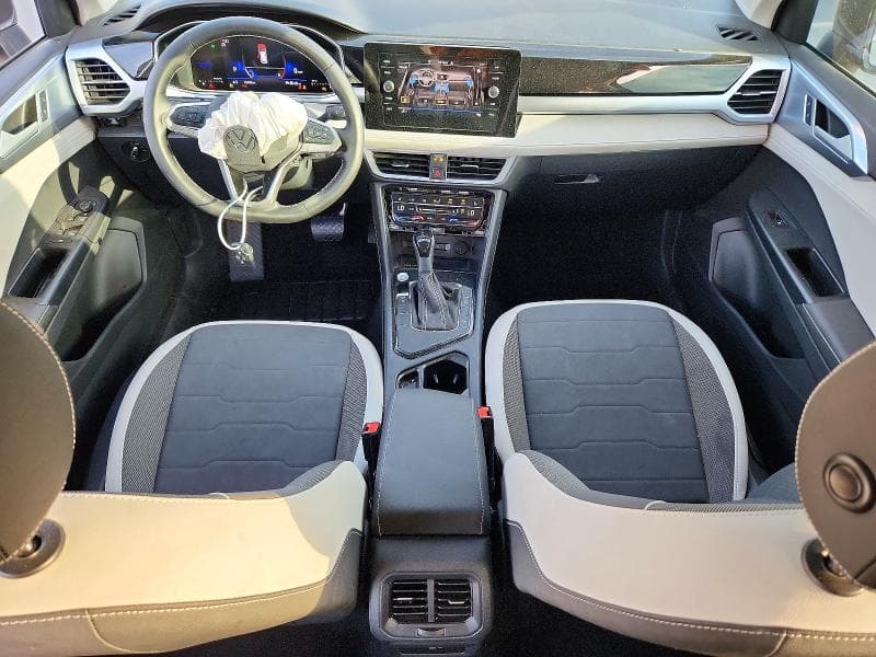 2025 VOLKSWAGEN TAOS SE 8