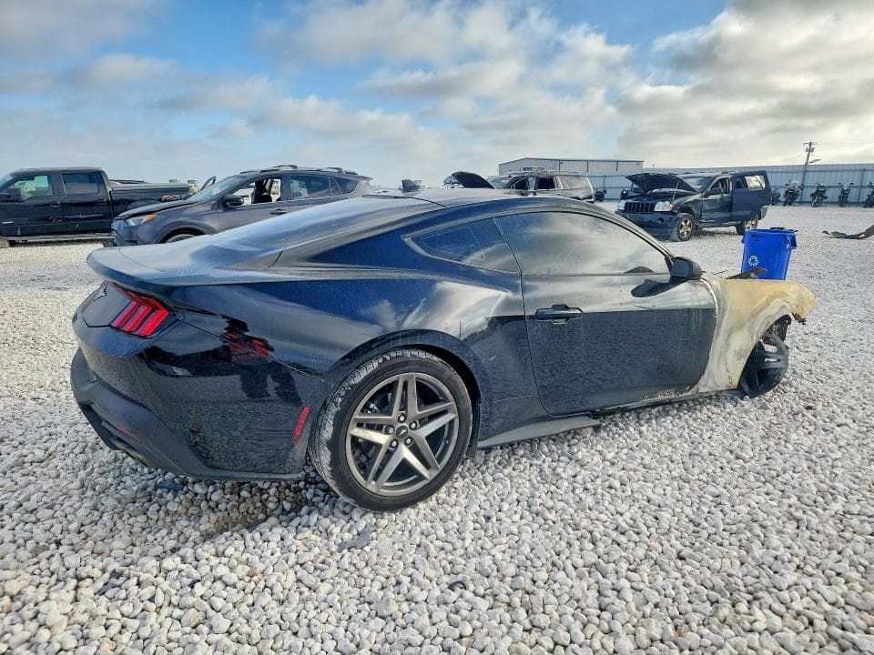 2025 FORD MUSTANG 3