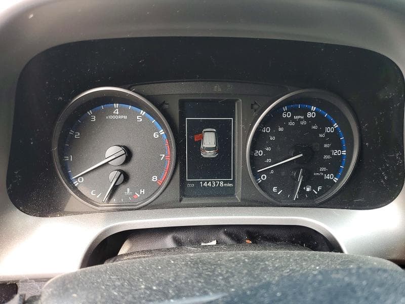 2017 TOYOTA RAV4 LE 9
