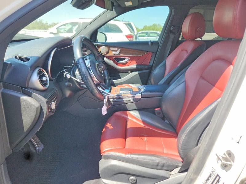 2021 MERCEDES-BENZ GLC 300 7